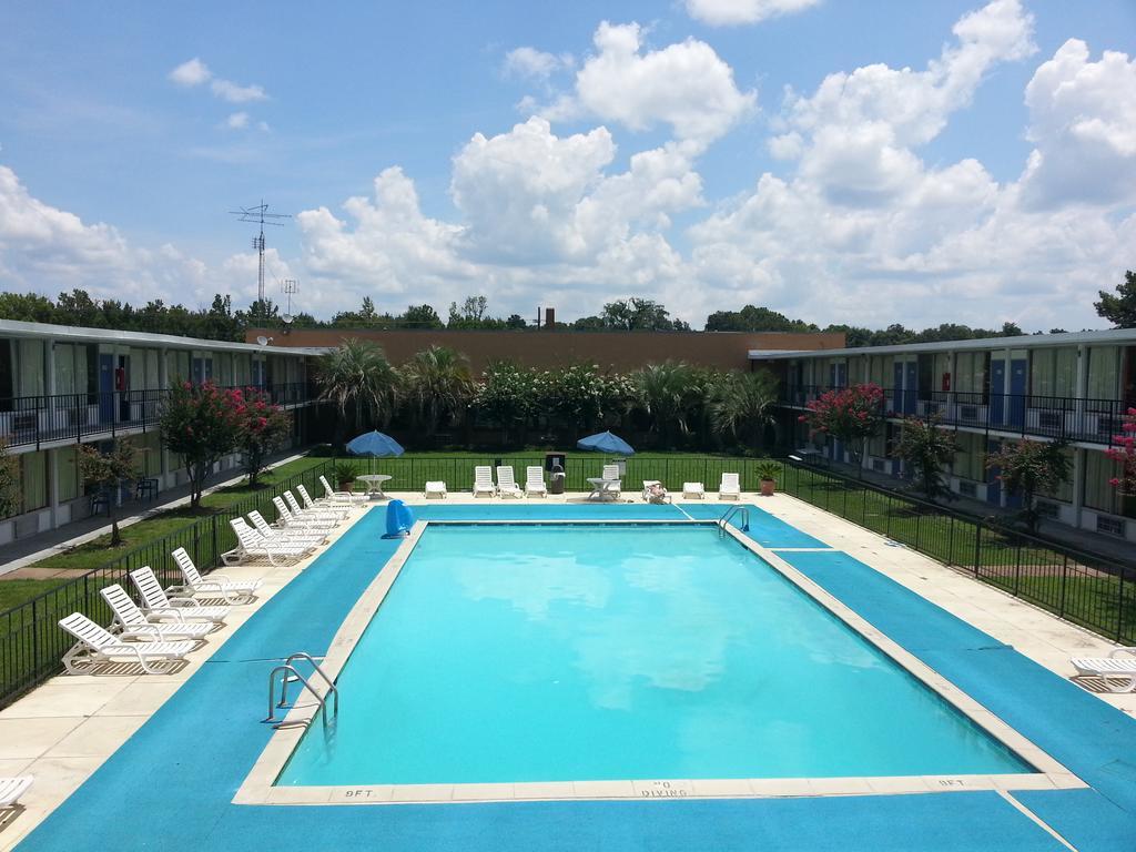 Landmark Hotel Leesville Dış mekan fotoğraf