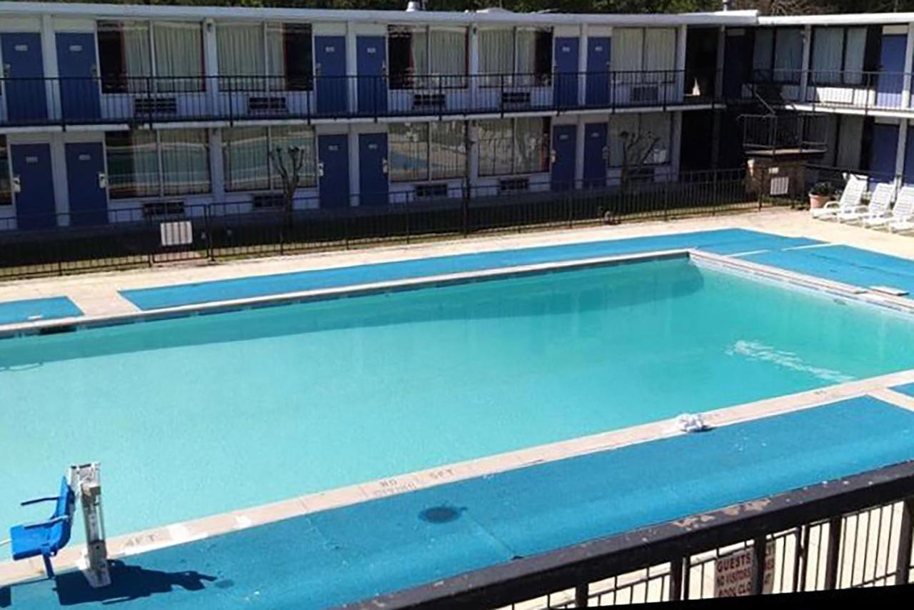 Landmark Hotel Leesville Dış mekan fotoğraf